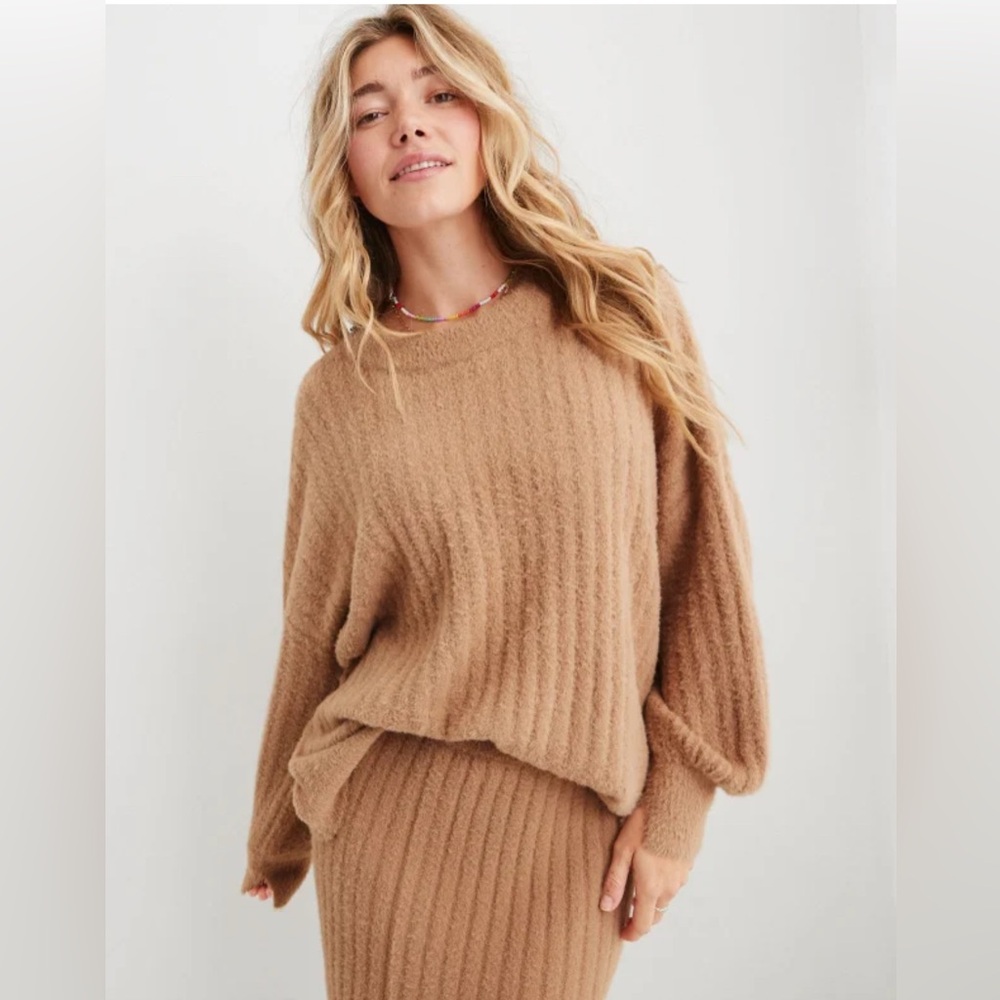 AERIE BUTTERCREAM CREWNECK SWEATER tan brown ribbed  relaxed fit size S